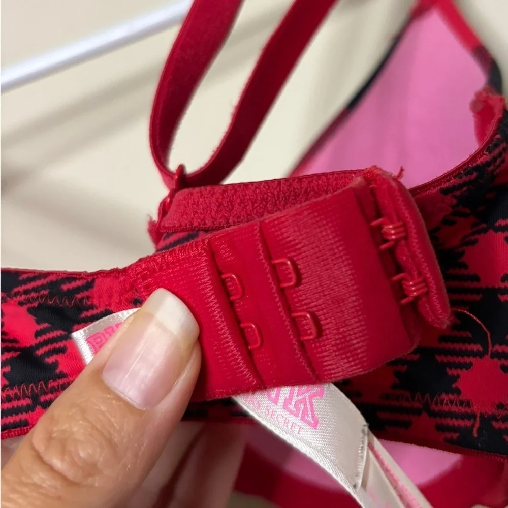 Victoria's Secret PINK Wear Everywhere T-Shirt Bra Red Black Plaid 34A